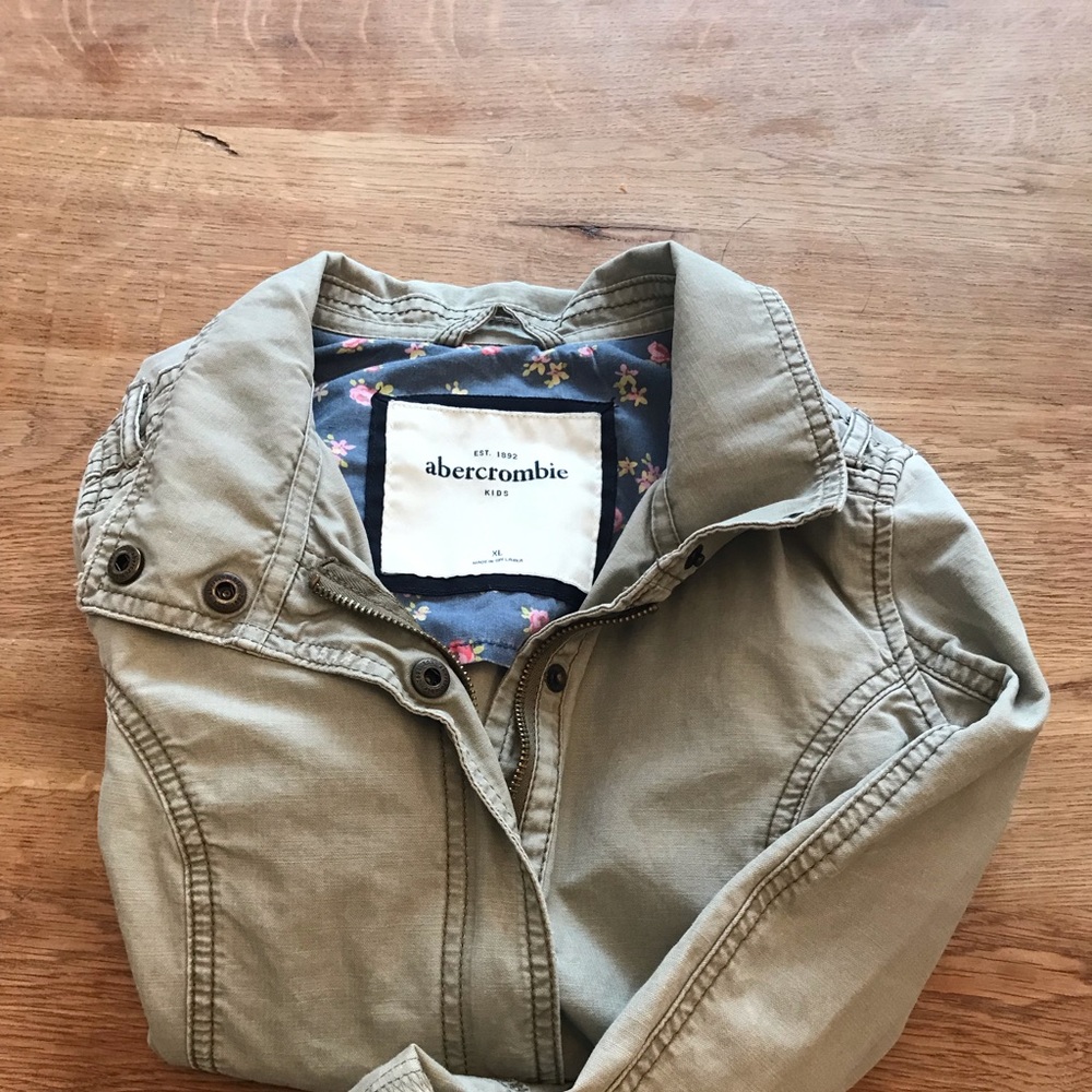 Kids Amber Crombie light weight jacket